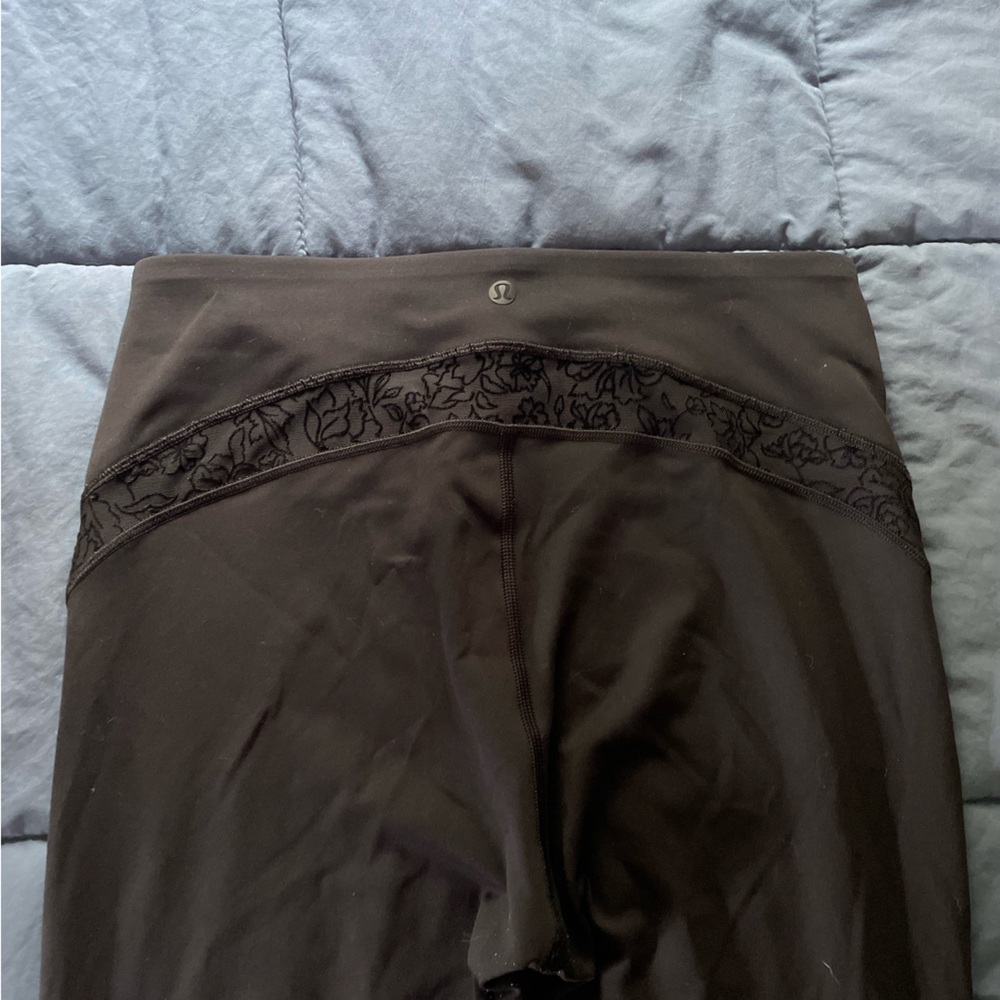 SPECIAL EDITION lululemon Wunder Under Hi-Rise Embroidered - Picture 2 of 9